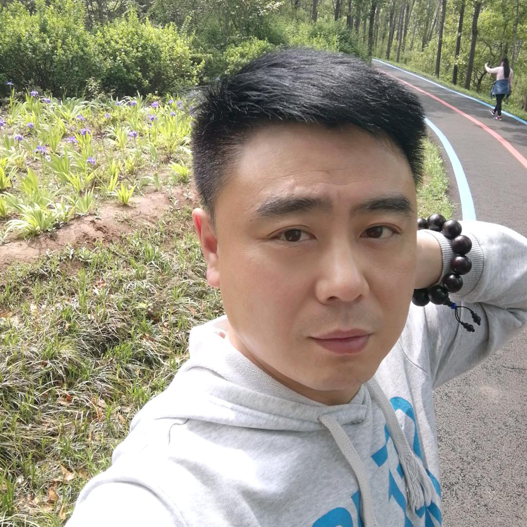 宝哥来了。