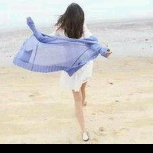 阳光当前，理应微笑。