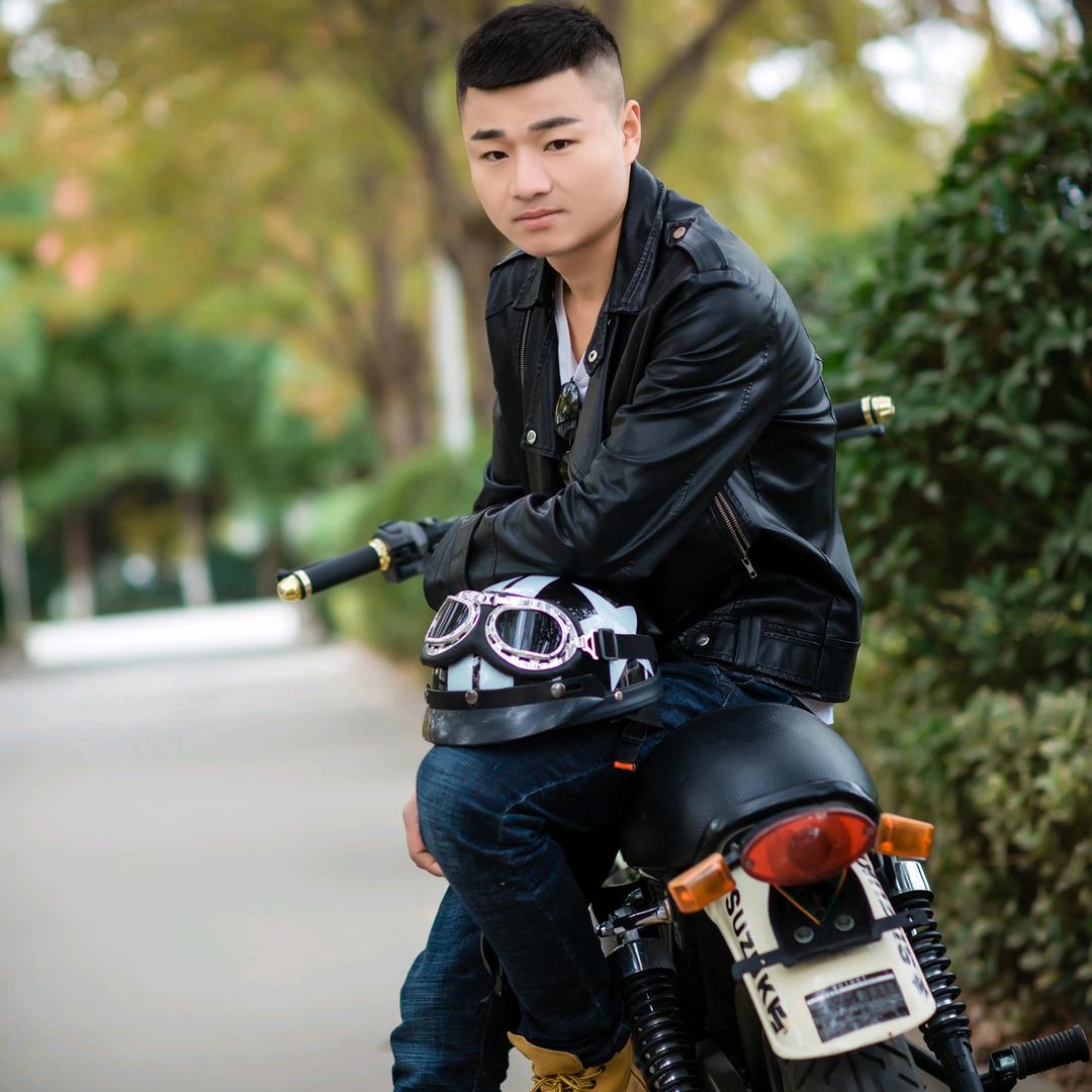 华仔很低调