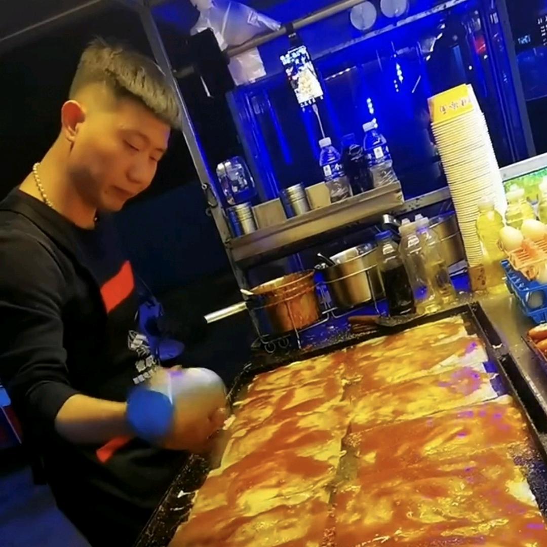 德职烤冷面哥