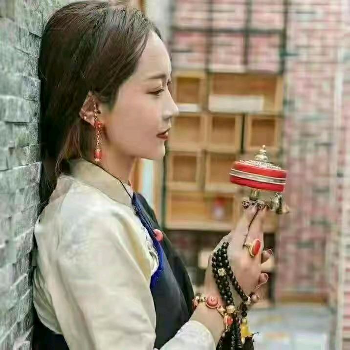 爱笑的女孩