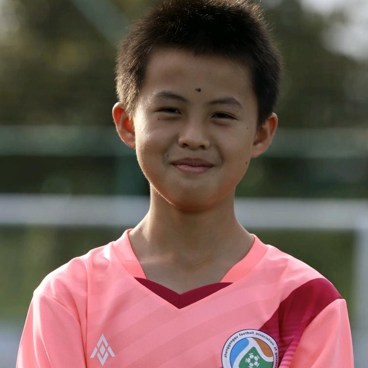 足球少年杨建文