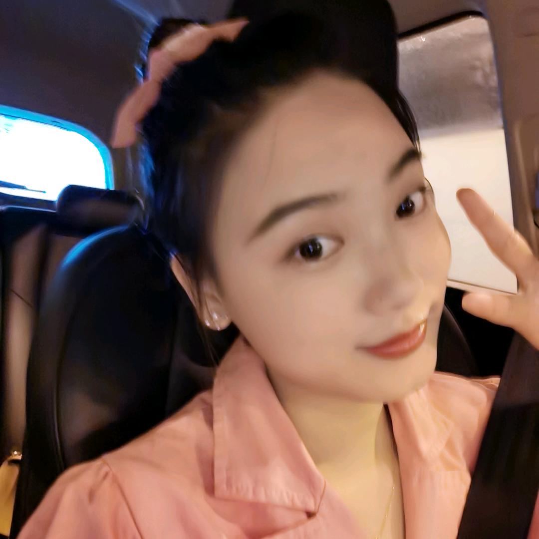 屁屁和小灰