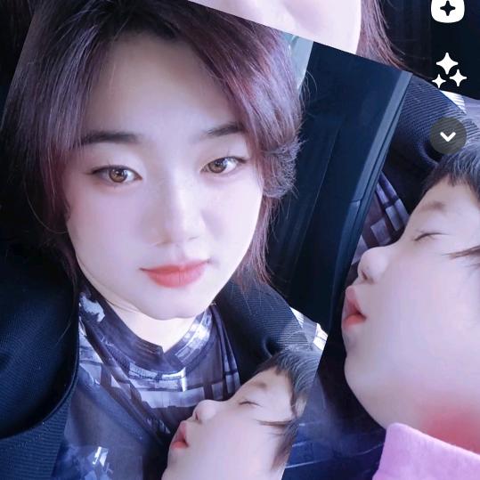 小何酸辣粉店搬迁甲第壹号花城小学对面