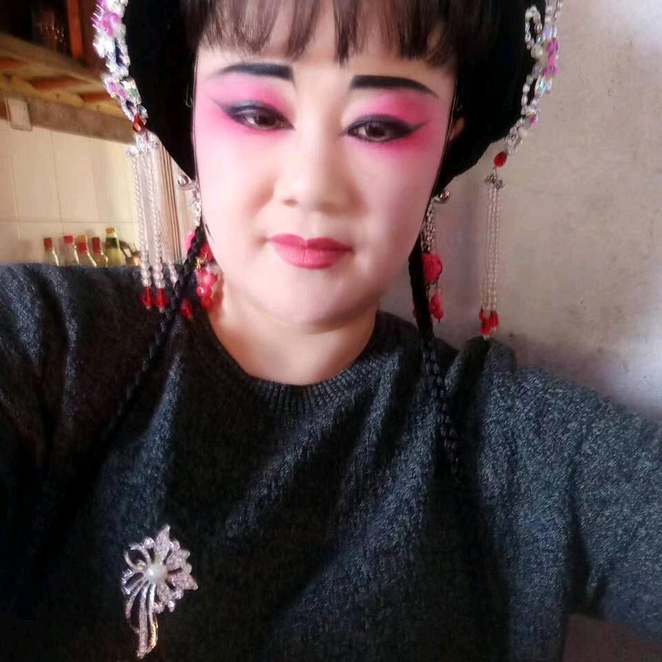 陈霞
