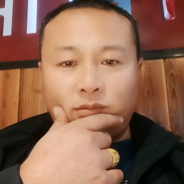 独山十字路口红绿灯北无水牛羊肉店