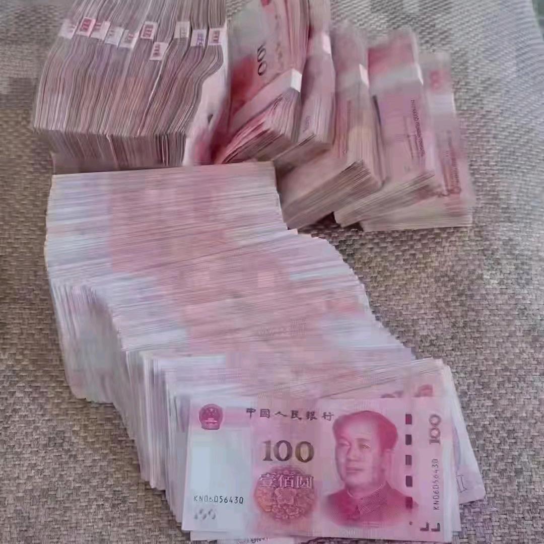 暗区摸金