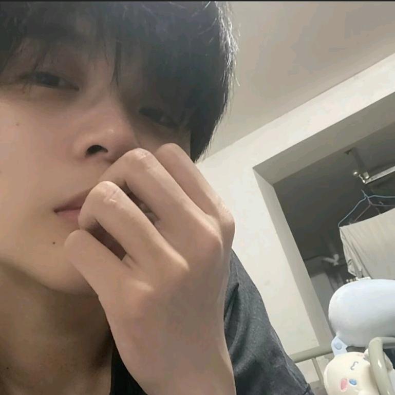 优郁的学生党663 ㅤ︋ ㅤㅤ