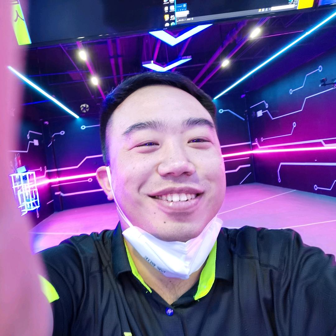 呼市未来战场大空间VR潮玩运动馆福利官