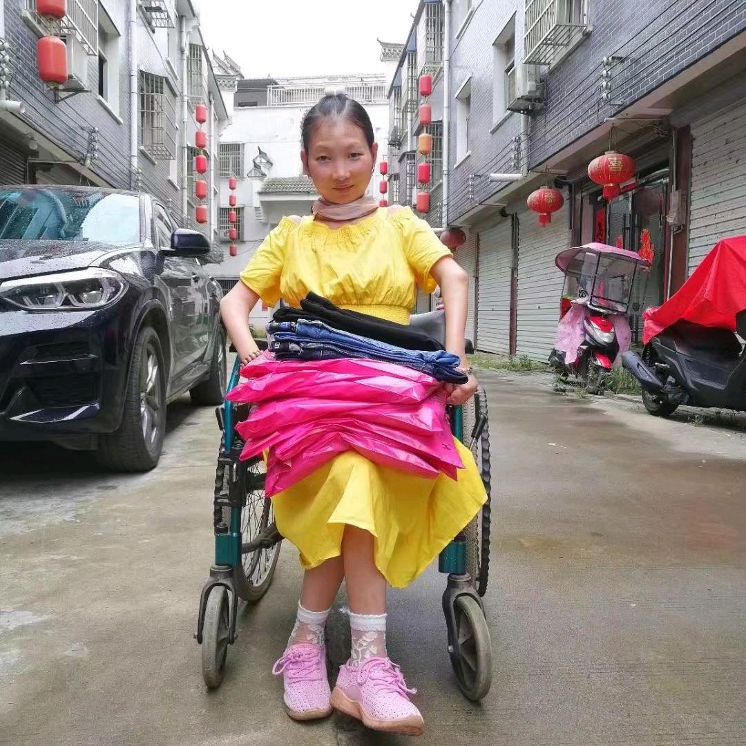 轮椅上的电商女孩查群芳