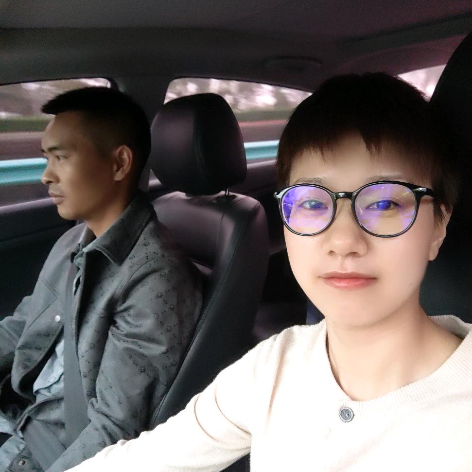 海燕爱读书