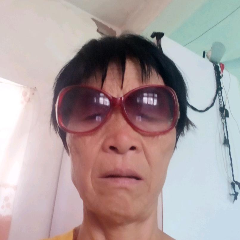 小杨同志。
