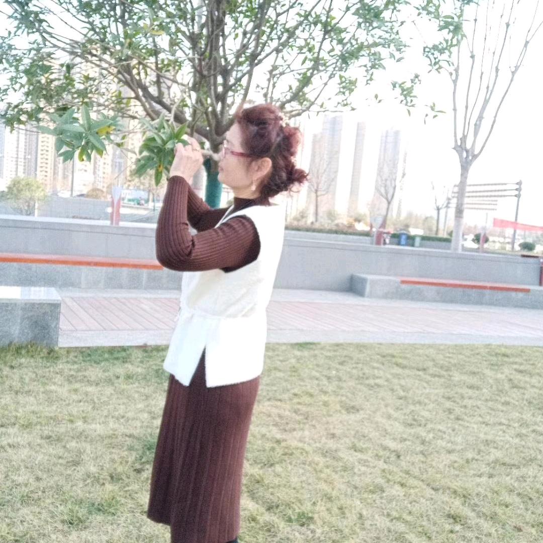 杨， (*^▽^*) 荣