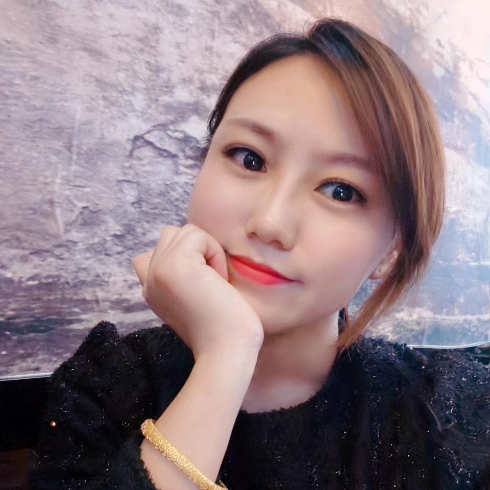 贪吃的小桃子