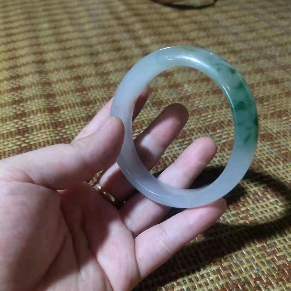 徐州传世翡翠工作室