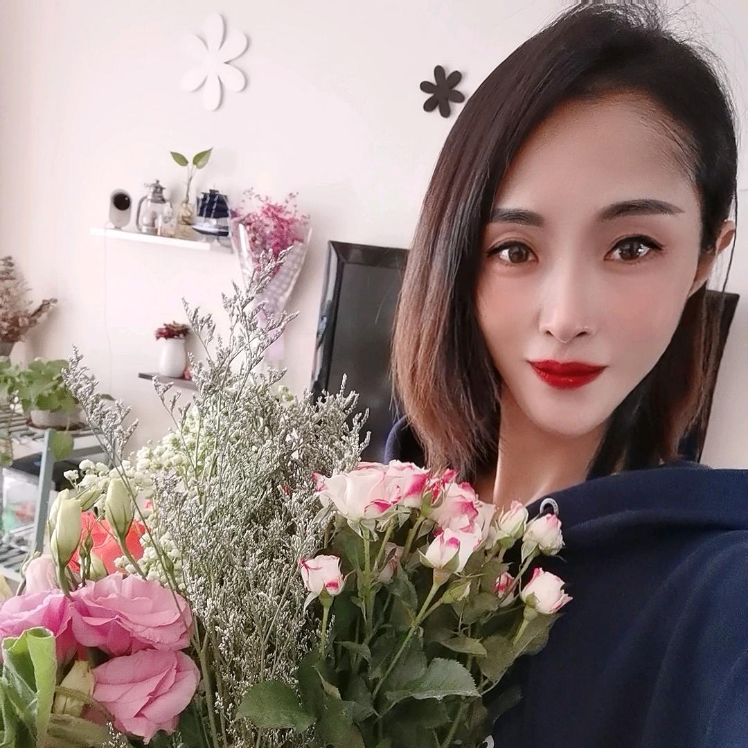 闫妮妮（拒绝连赞）