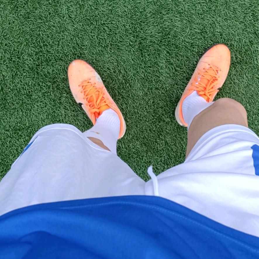 踢足球要踢爆队友