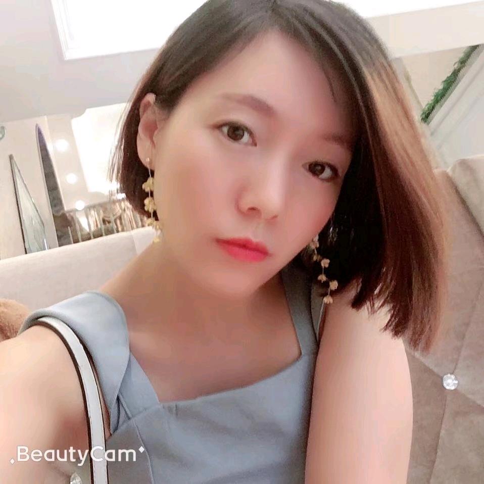 卖珠宝的小姐姐💍