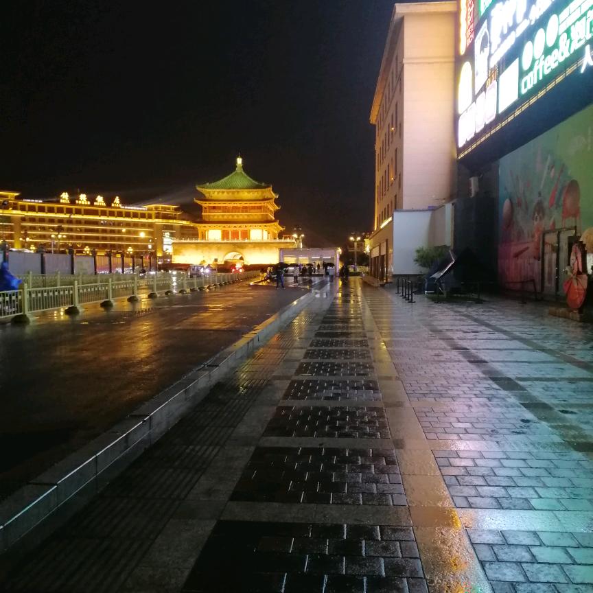 雷夫人@东大街雷人哥