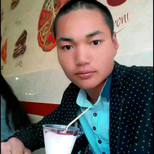 我不假