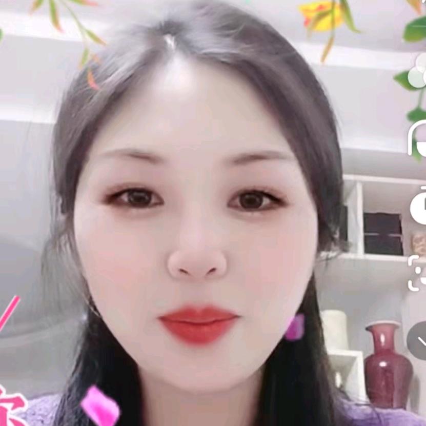 芳草   (紫嘟幼儿园)