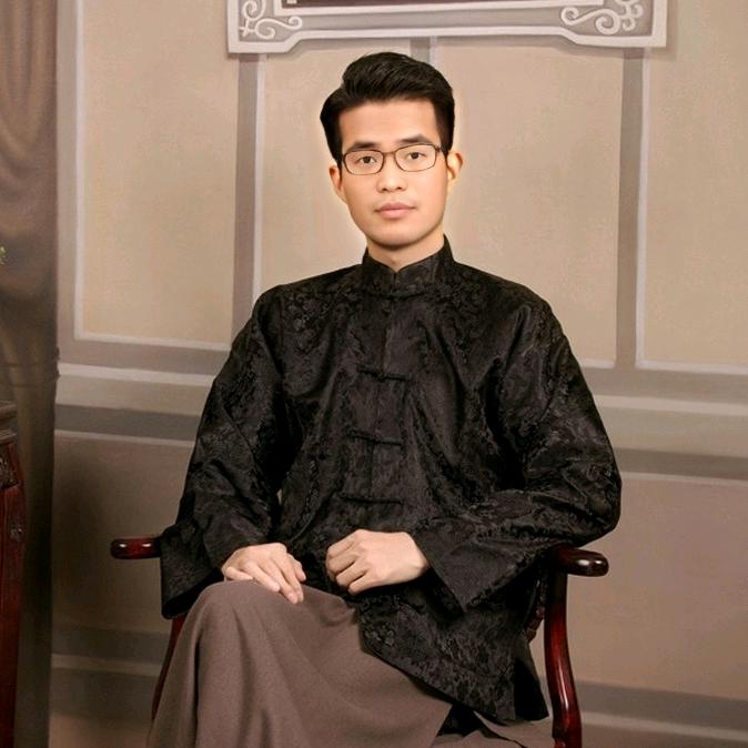 阳光明媚的春天