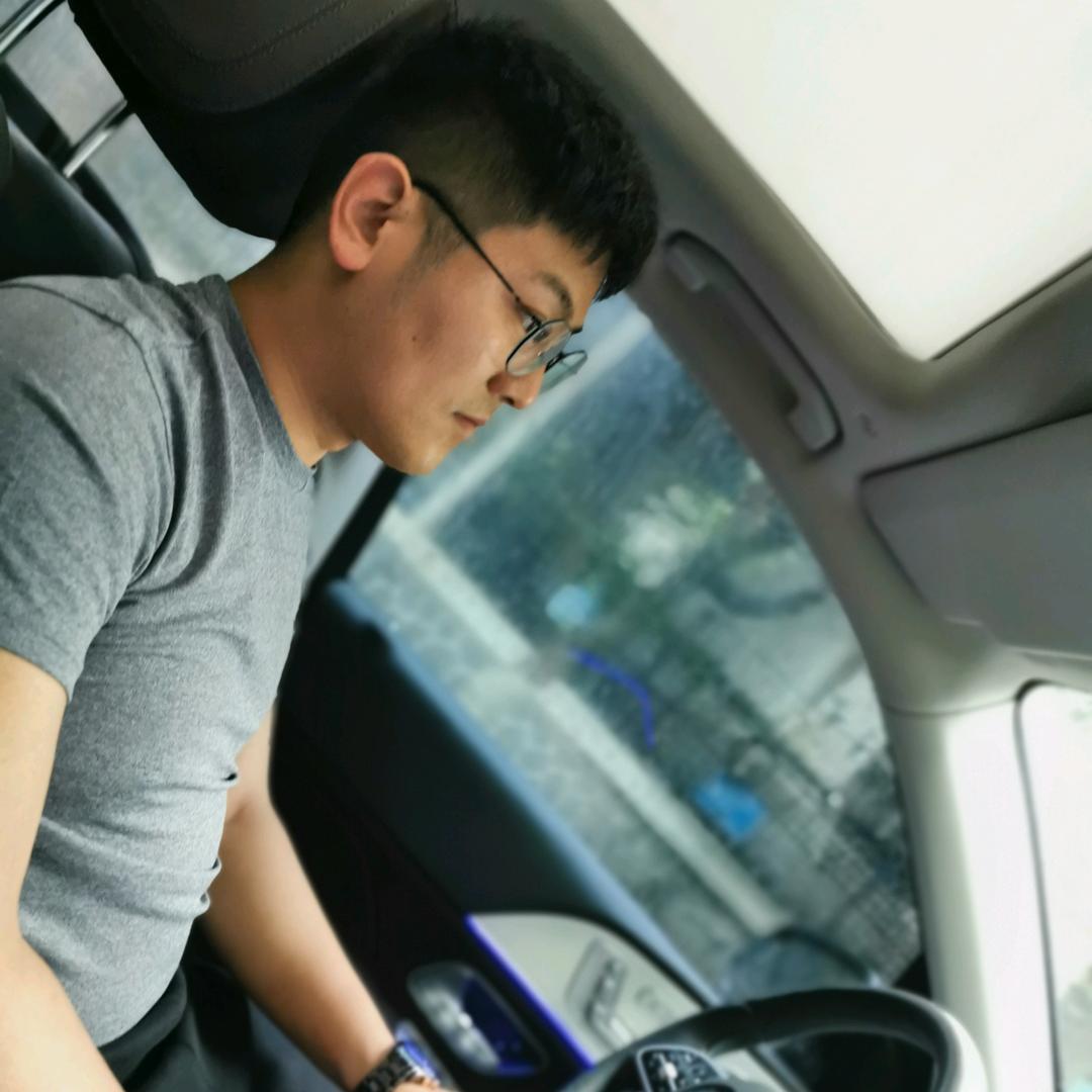 开着拖拉机私奔