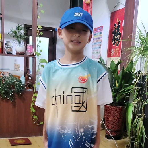 我坐杌扎上蹲犄角旮旯里看你们吹牛皮