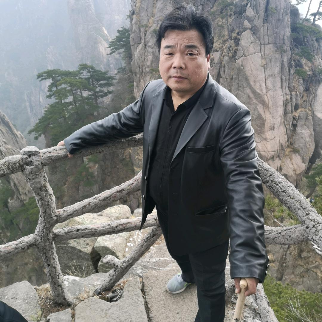 铁哥，钢铁顾问