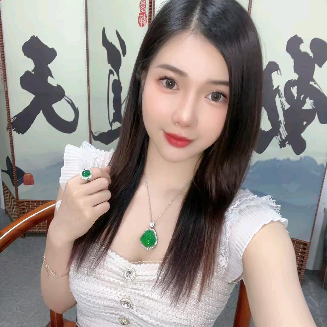玉乃石玉见翡翠