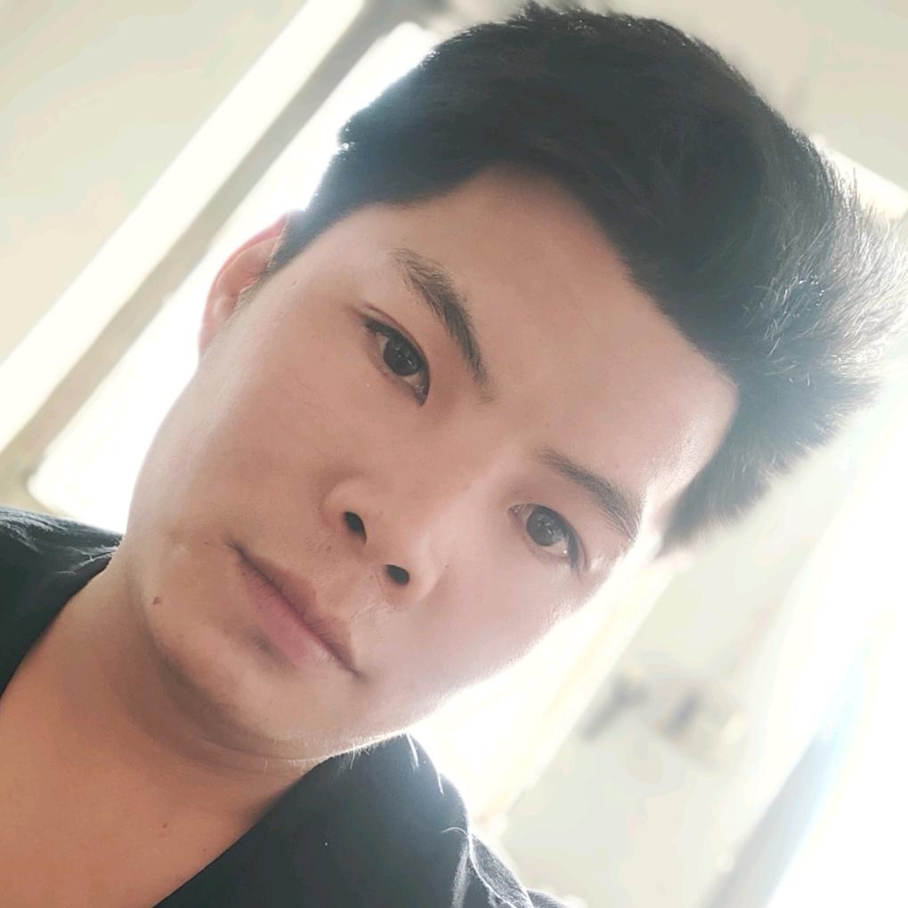 王亮