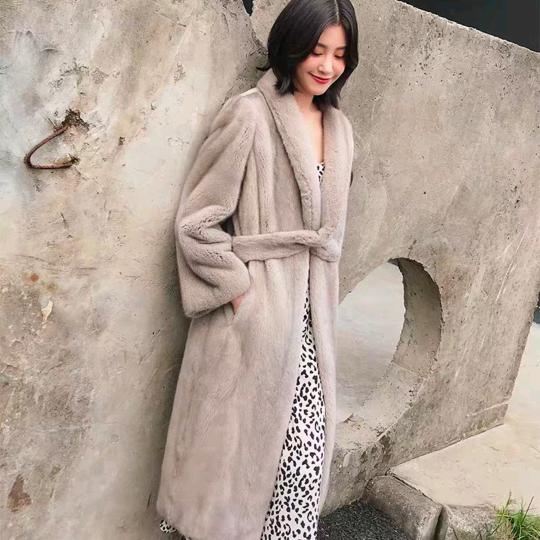 权盈服装