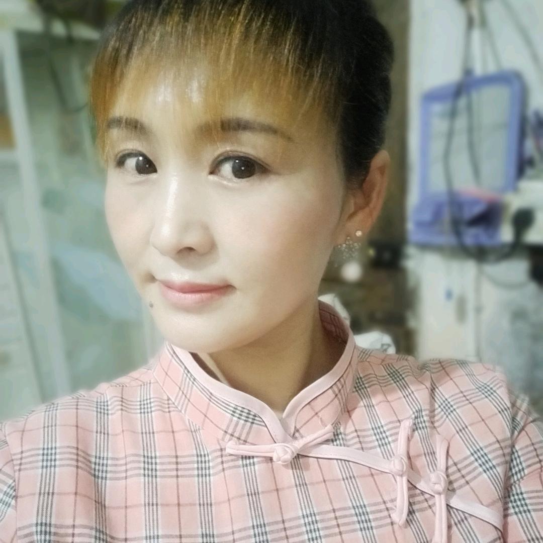 梅子，烤冷面，紫米饭团，卷凉皮凉面