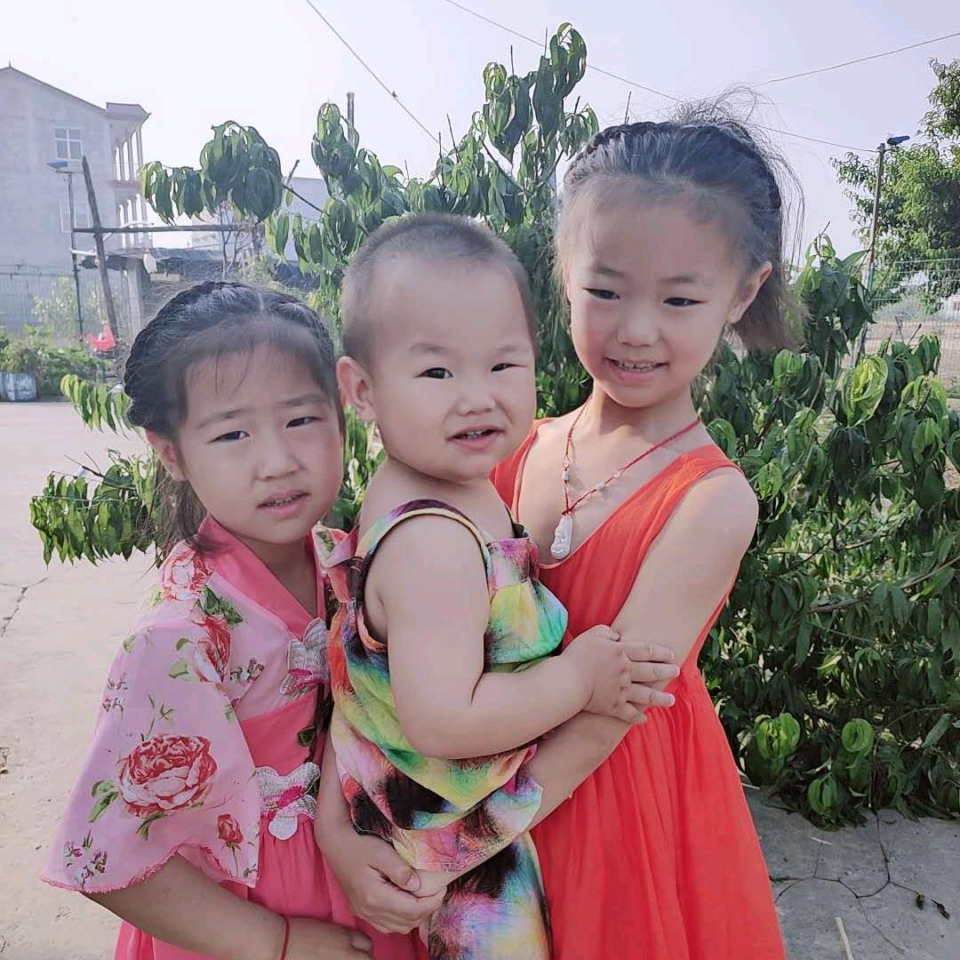 Miss  ZHOU