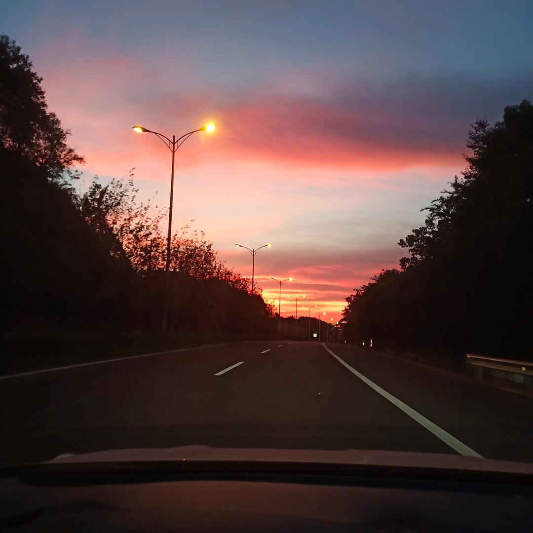 退一步 人去楼空