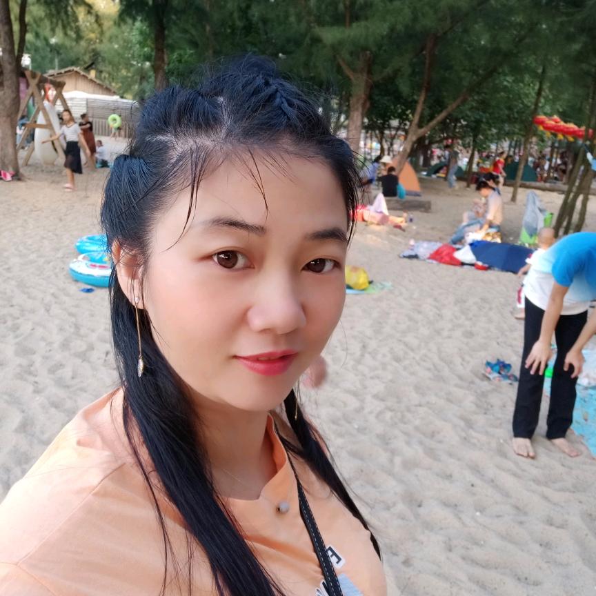 佳佳(顶拐甩炒饭)