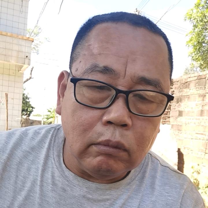 老黄（每晚七点直播）
