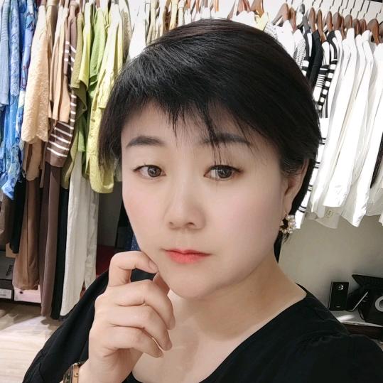 集宁皮件街素女坊女装