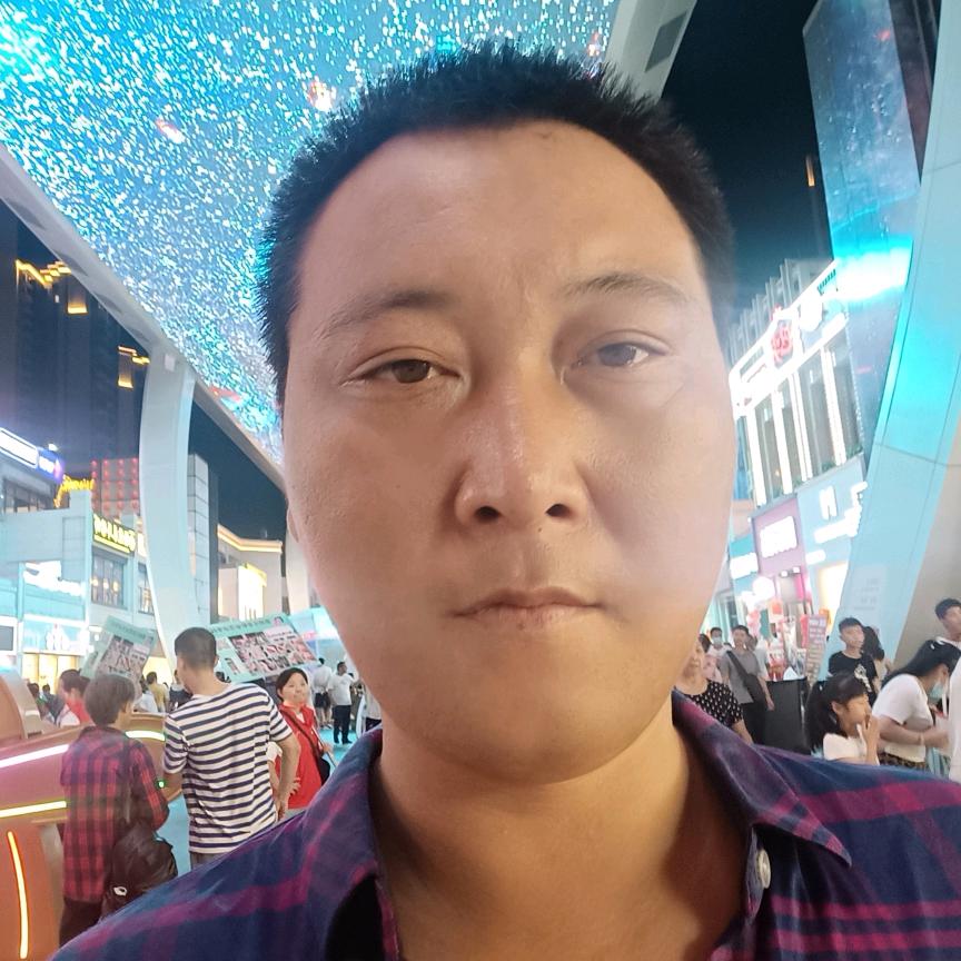 李君