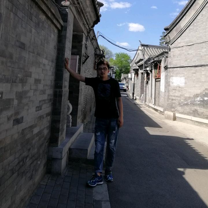 鱼   夫
