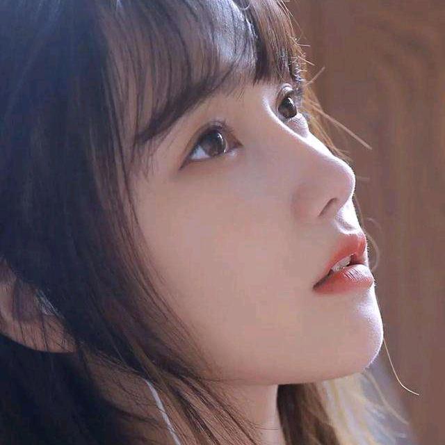 .依依.