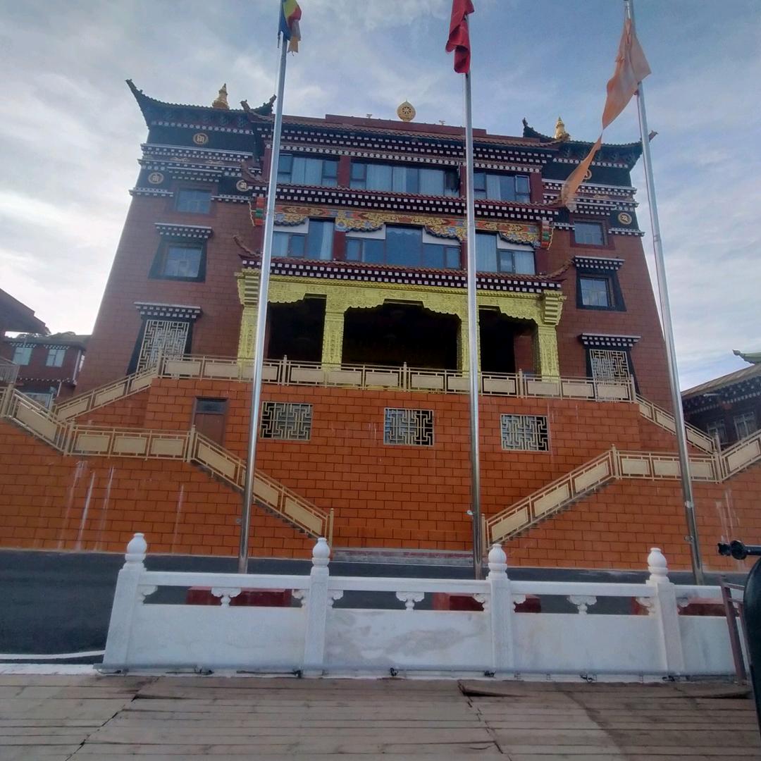 人在江湖，身不由己。