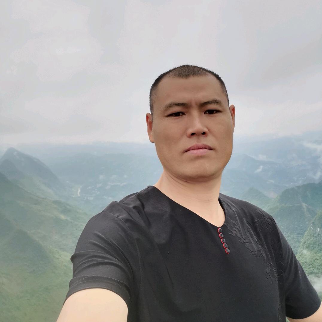 罗平县兰花套袋养植