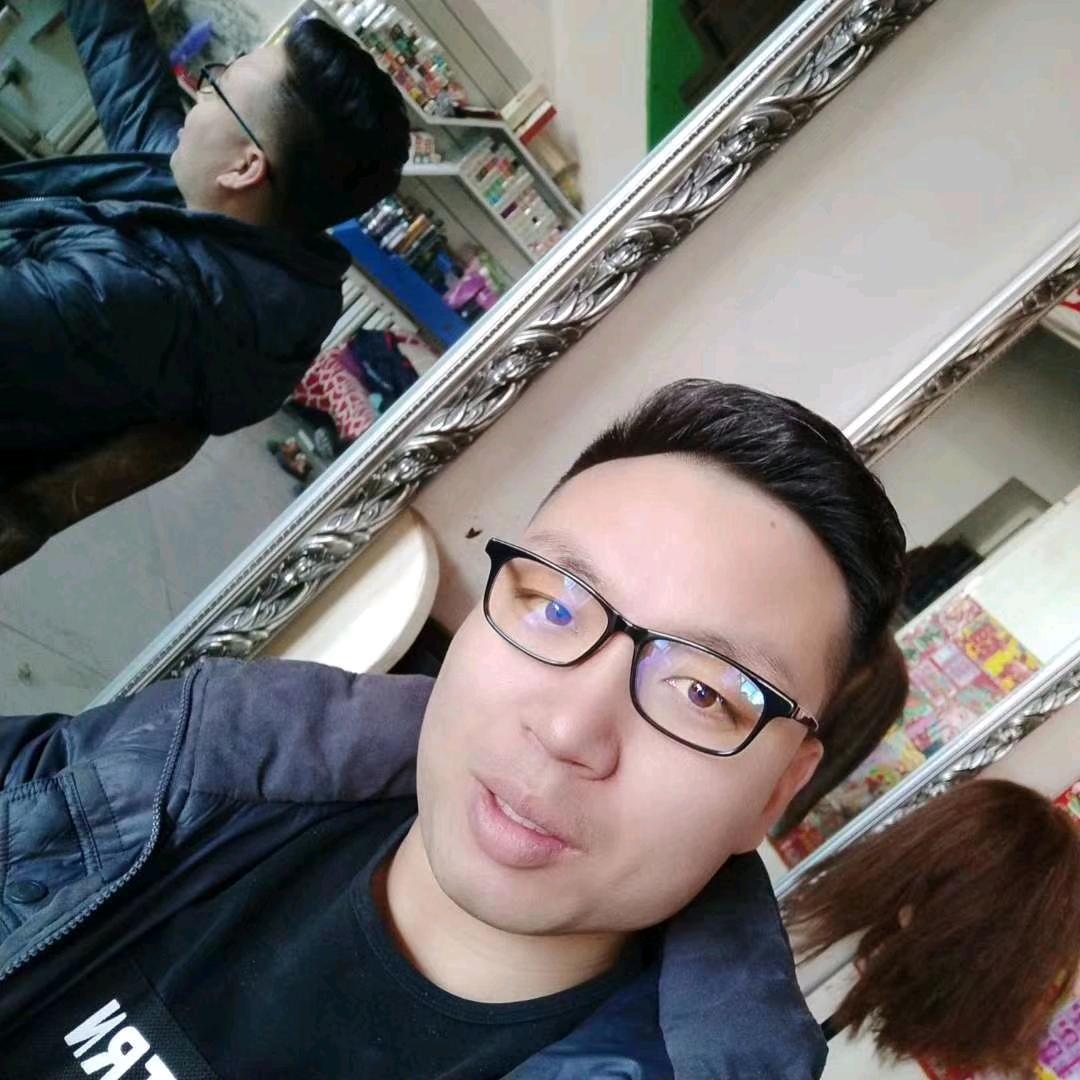 易俊伟