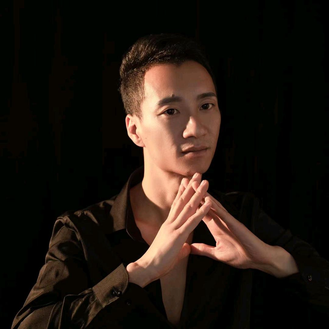 龚立
