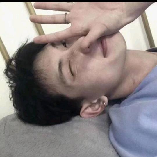顾澈。