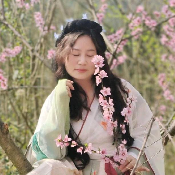 万州大小酱汉服馆  财🐷🐷