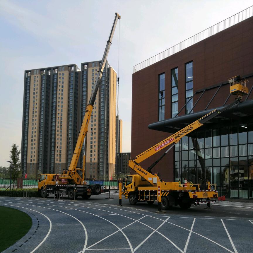 冯先生：北京大兴、出租吊车、高空作业