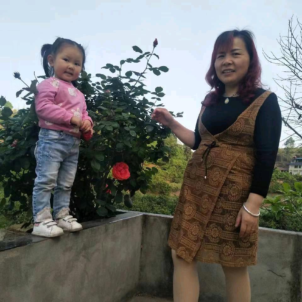 四川妹儿在广西。