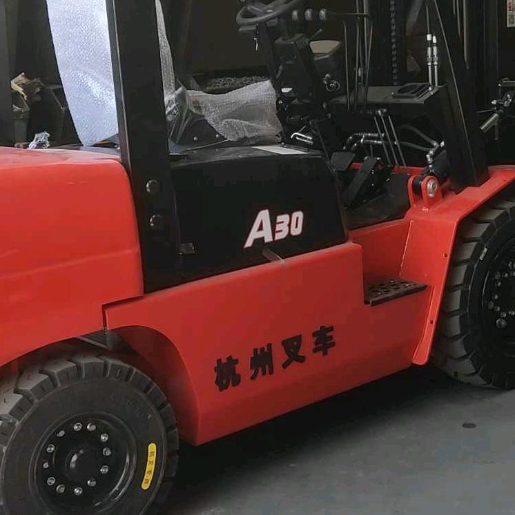 四轮专业叉车维修